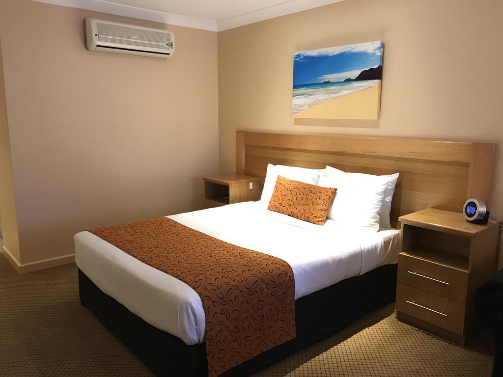 Sunseeker Motor Motel